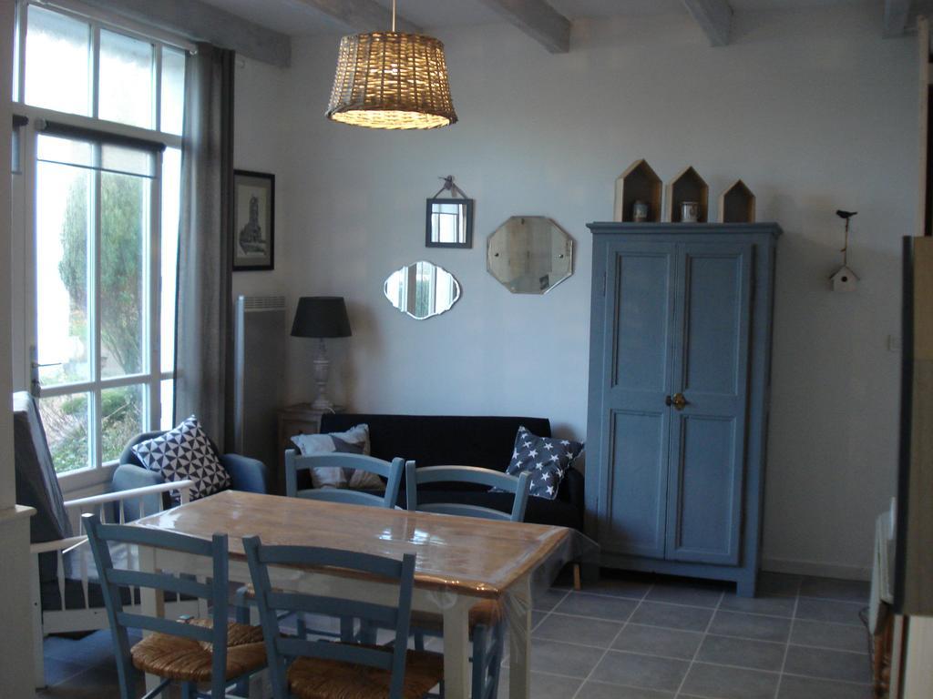 La Petite Maison Du Parc Bois-en-Ardres Экстерьер фото